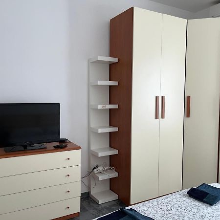 Bilocale Roggia Scagna 7 Apartment Милано Екстериор снимка
