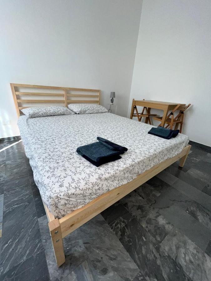 Bilocale Roggia Scagna 7 Apartment Милано Екстериор снимка
